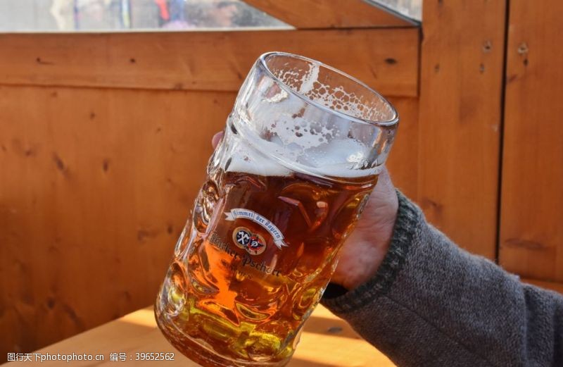 冰爽啤酒冰爽的啤酒图片