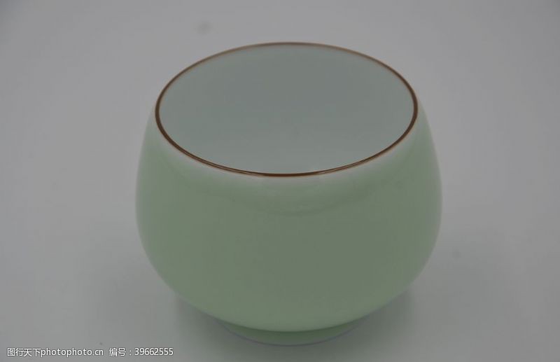传统茶文化景德镇手工单色釉主人杯图片