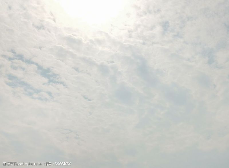 夏日风情蓝天白云图片