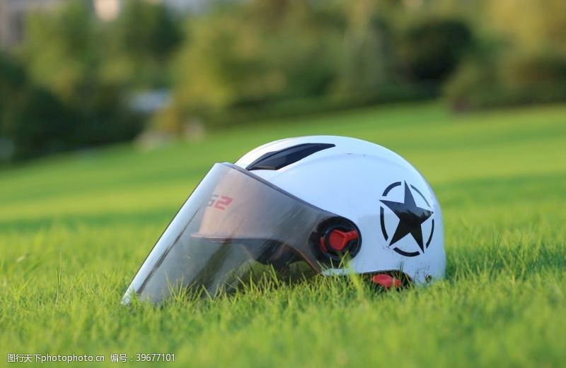 电动摩托车头盔图片