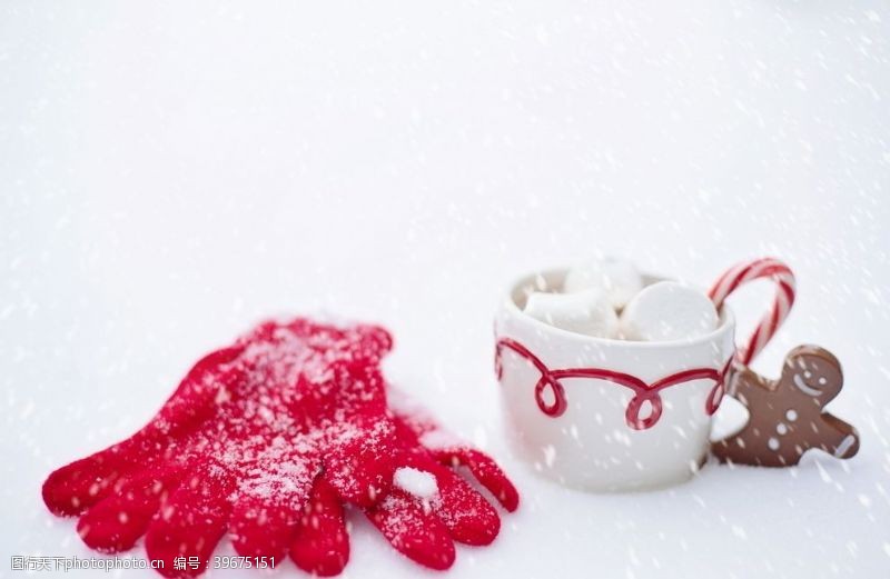 红色的雪红色手套热可可雪冬季图片