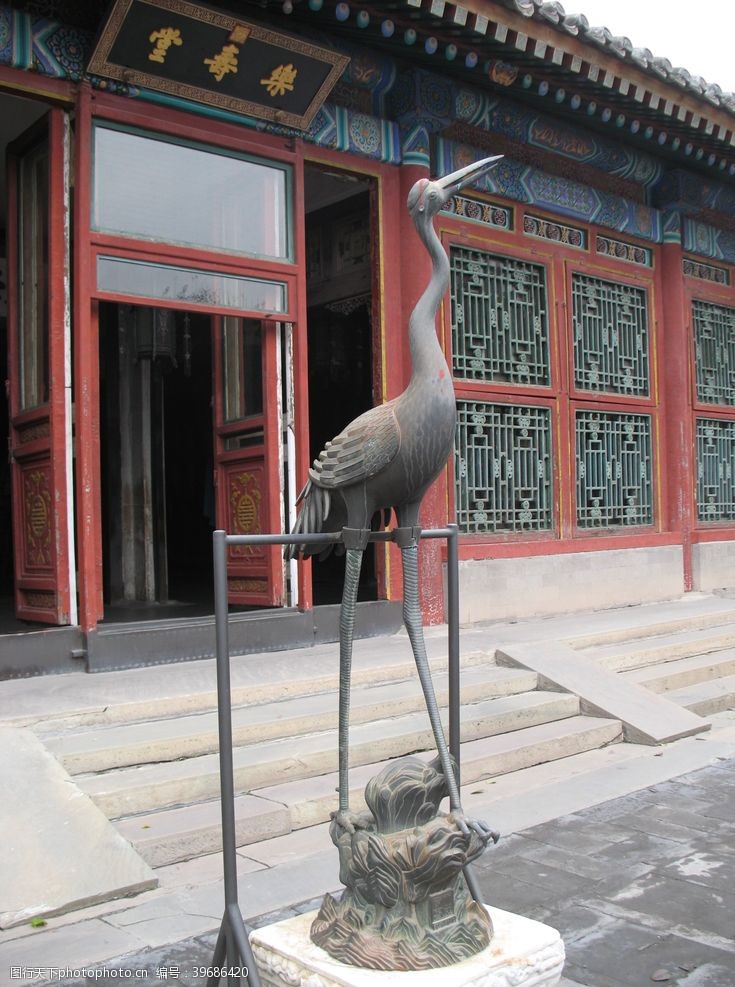 造型建筑青铜鹤图片