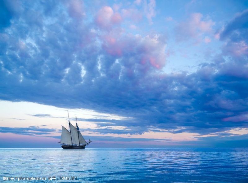 大海帆船唯美海上帆船风景图片