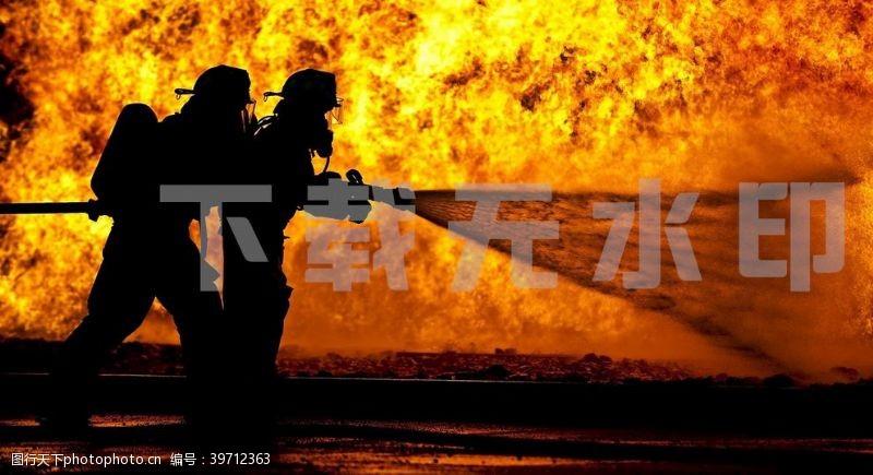 烈火消防员图片