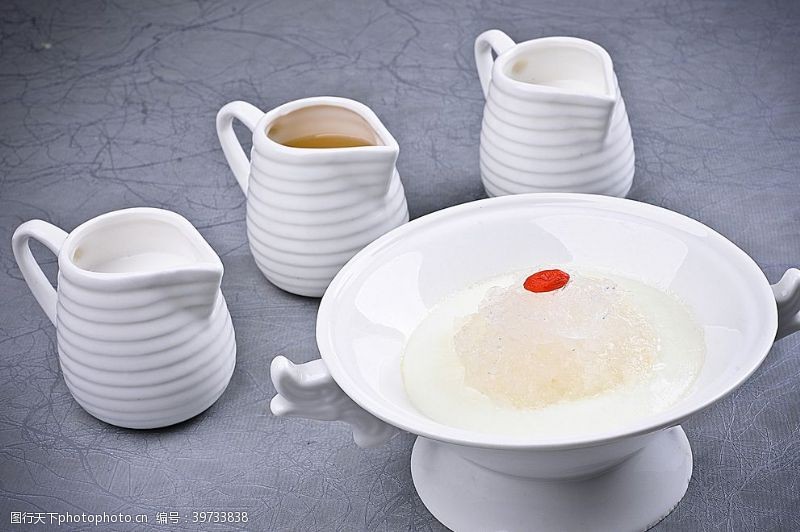 美白豫菜鲜奶蛋白炖官燕图片