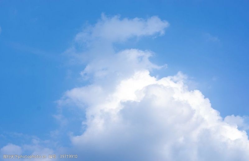 天气蓝天白云图片