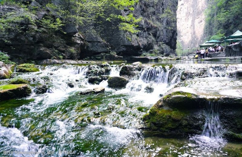 绿色运动八泉峡叠叠瀑布泉水图片