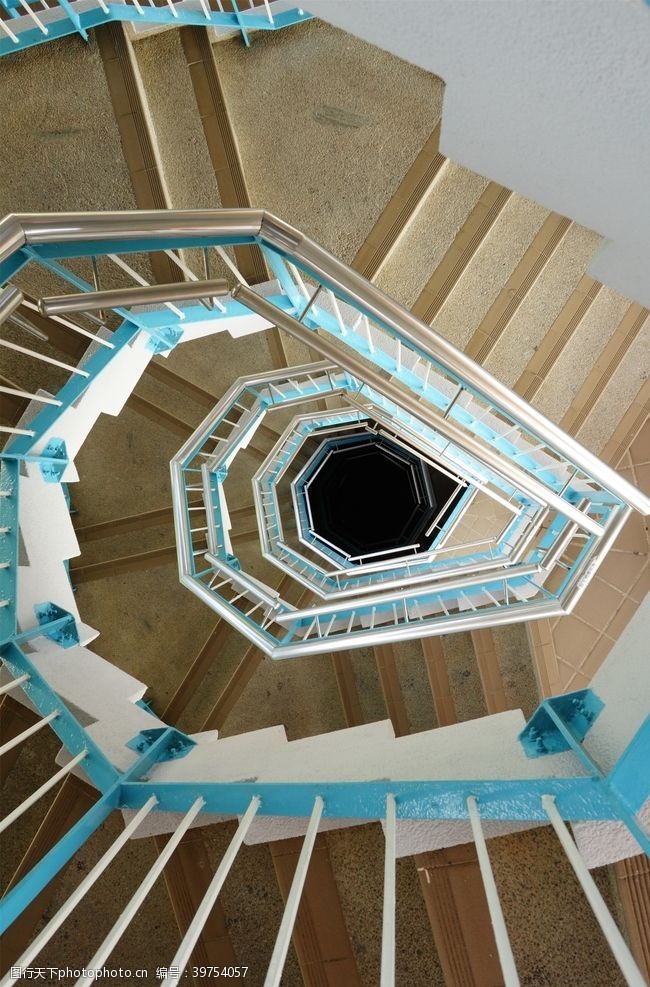 建筑单体螺旋楼梯图片