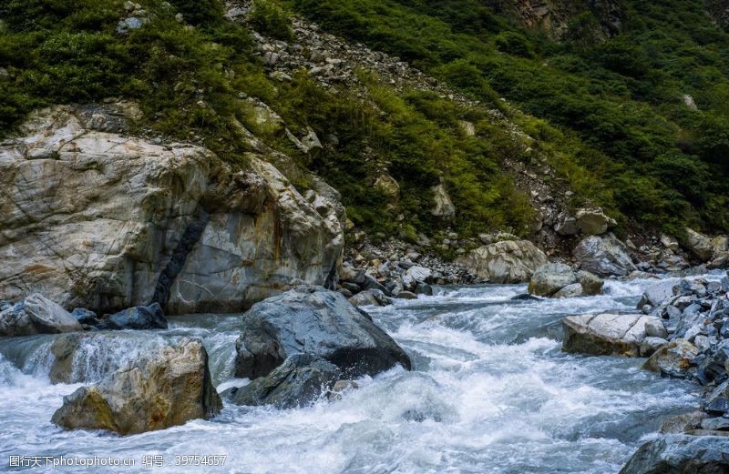 小溪山间溪流图片