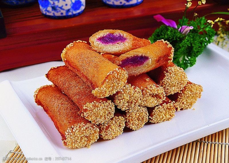 沪菜豫菜紫薯土司卷图片