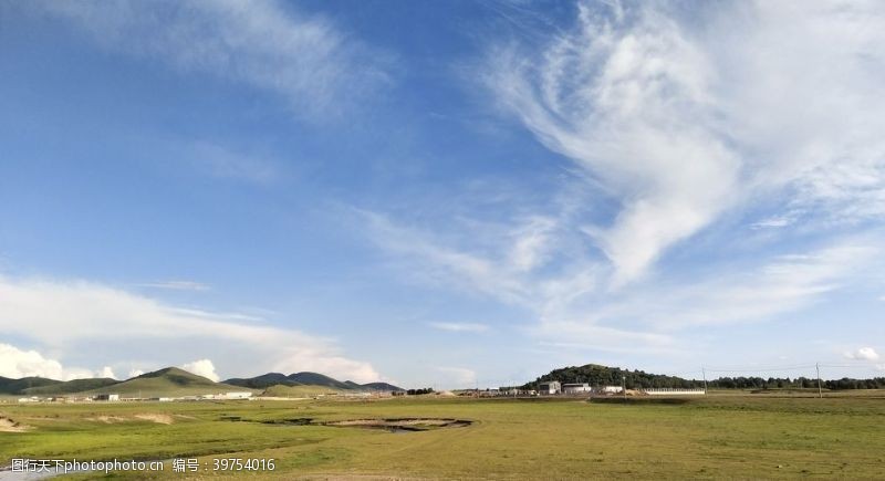 清晨阳光草原风光图片