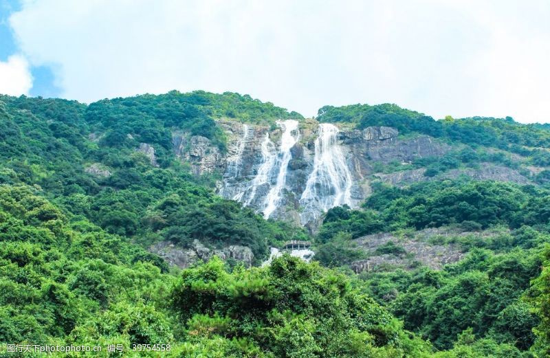 徒步海报高山瀑布图片