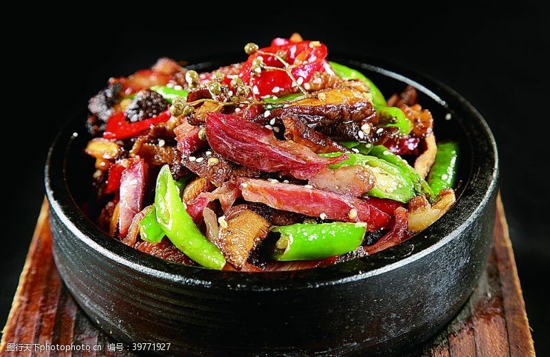 山东菜南北热菜石锅酱肉香菇图片