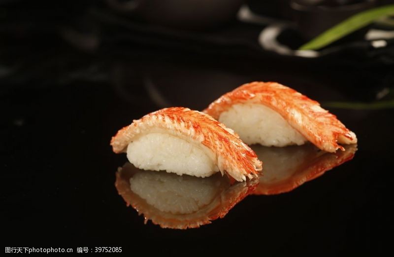 日料寿司美食蟹棒手握图片