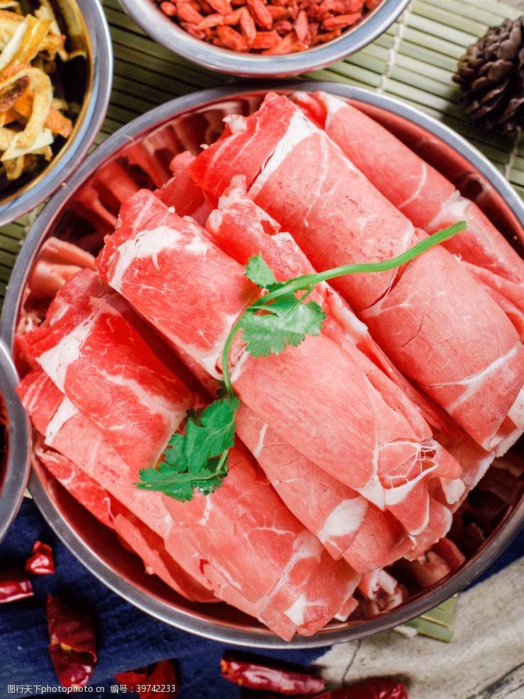涮羊肉美食涮火锅新鲜羊肉卷图片