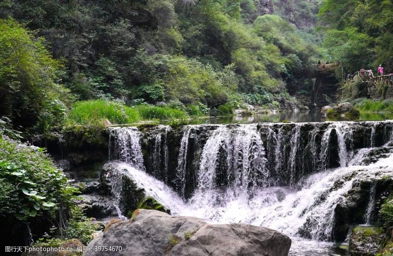 原始丛林风景太行山八泉峡喷泉高清摄影图片