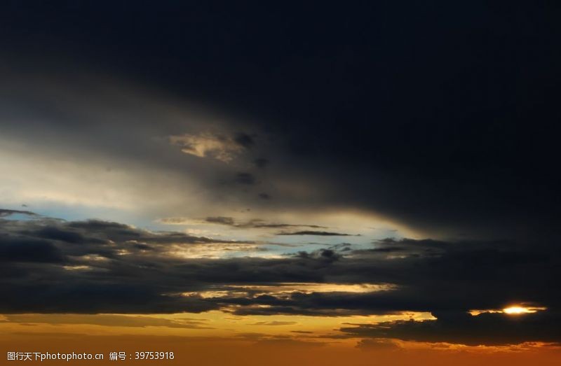 天空朝霞图片