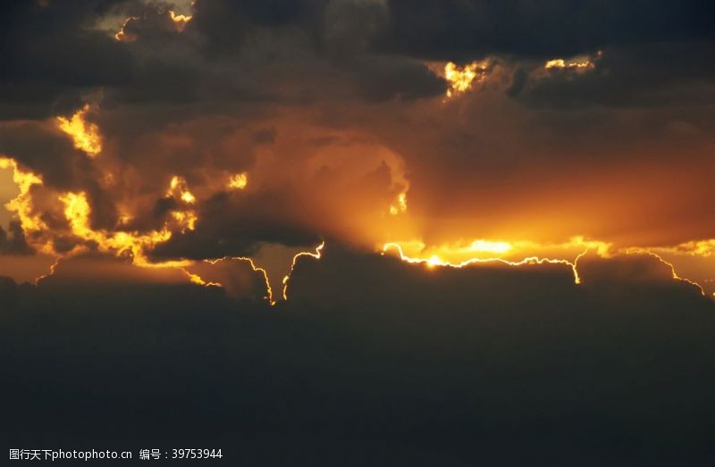 天空朝霞图片