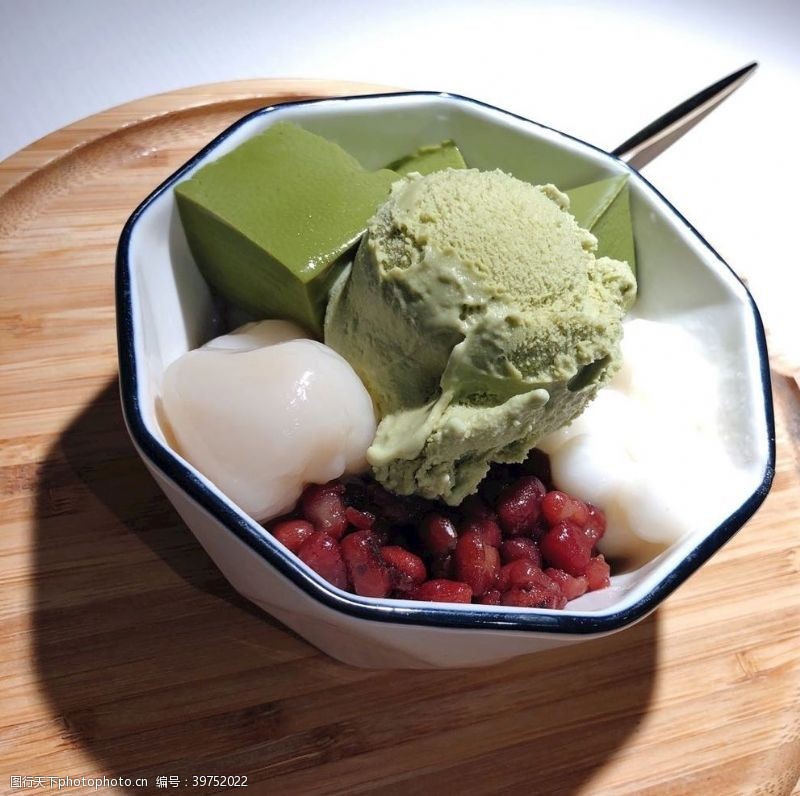 红豆抹茶甜品冰淇淋图片