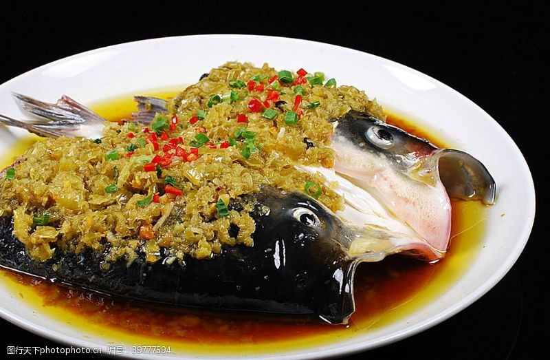 新鲜湘菜开胃鱼头图片