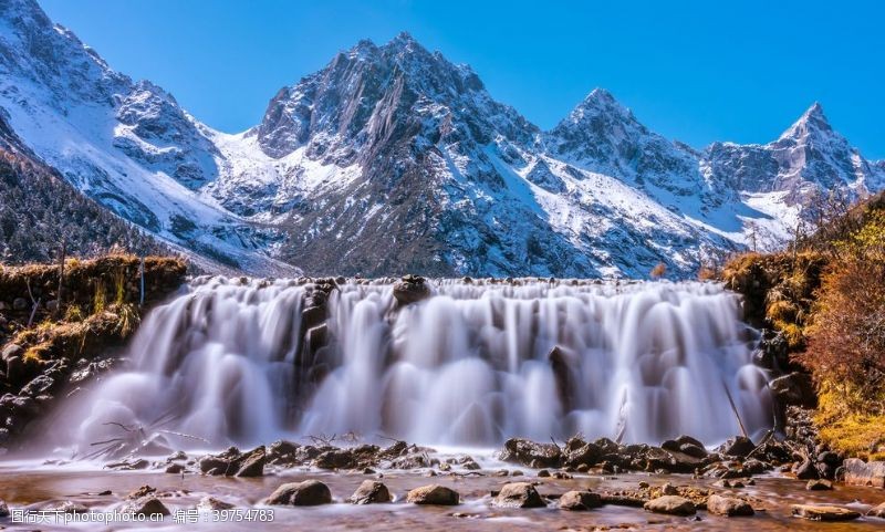 原始丛林风景雪山瀑布图片