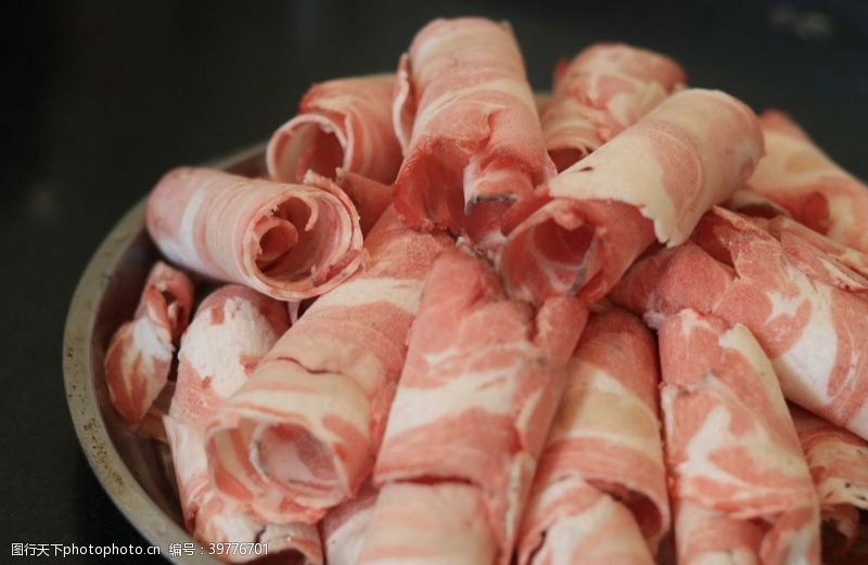 火锅涮羊肉羊肉卷图片