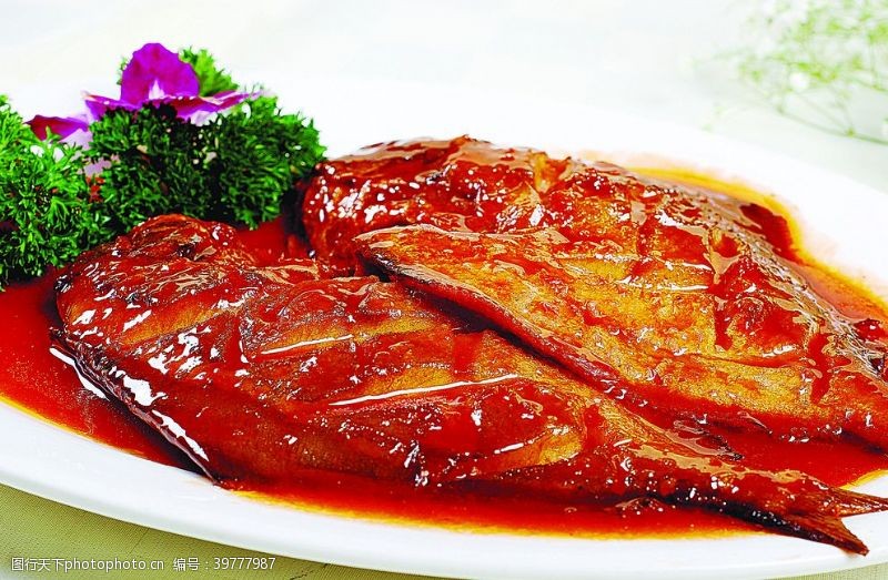 广东浙菜红烧海鲳鱼图片