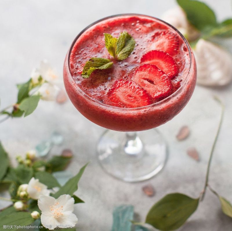 果汁酒草莓汁图片