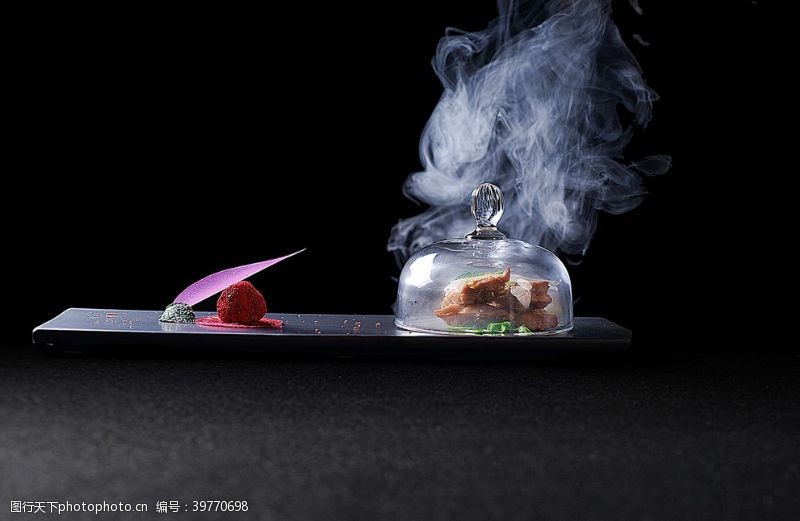 嫩肉分子菜玫瑰烟熏兔肉图片
