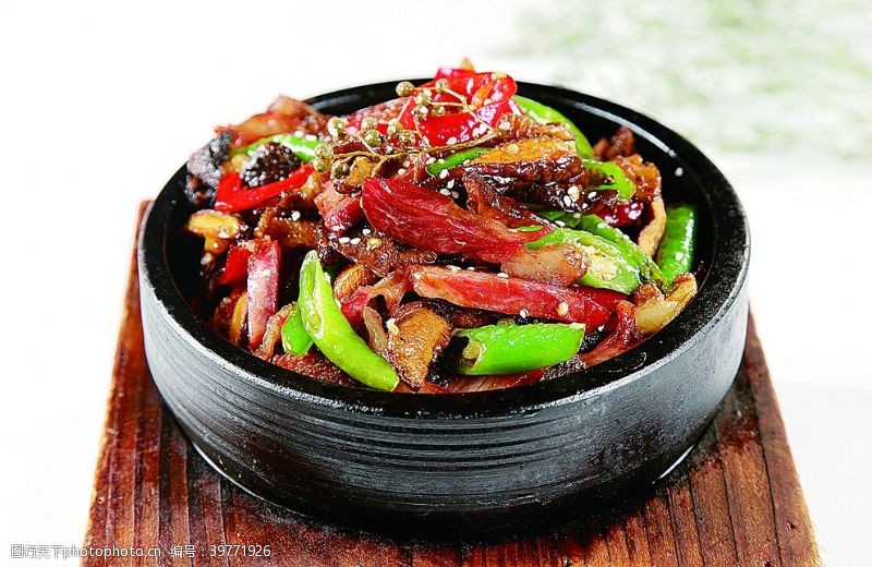 香菇肉面南北热菜石锅酱肉香菇图片