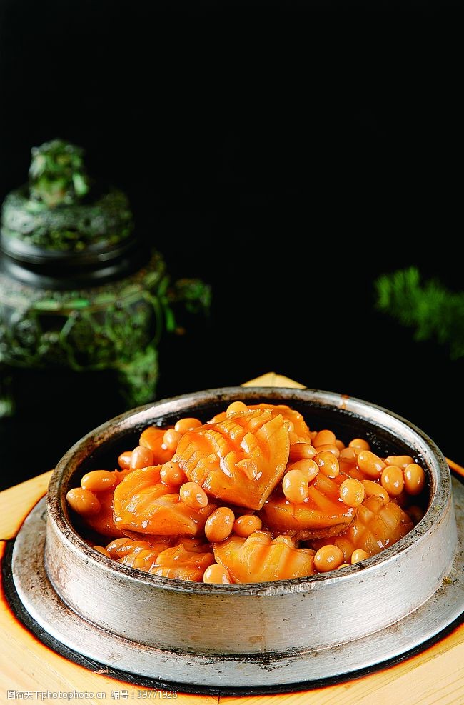 山东菜南北热菜石锅茄汁豆煮鲜鲍图片