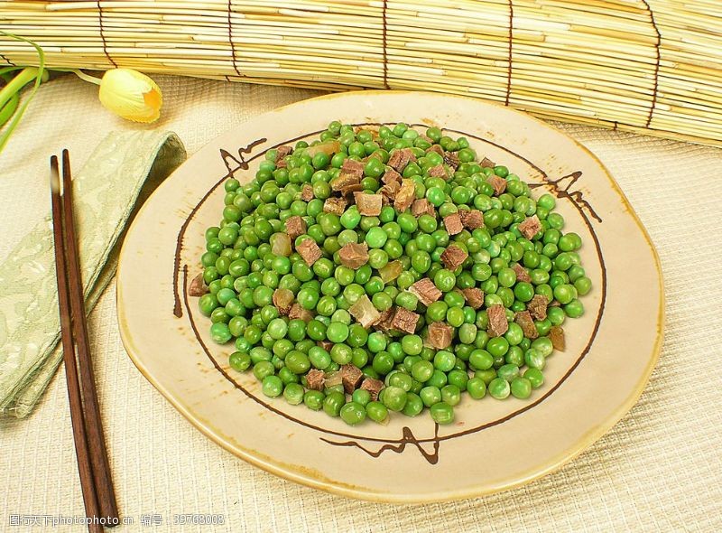 嫩豌豆烩牛肉图片