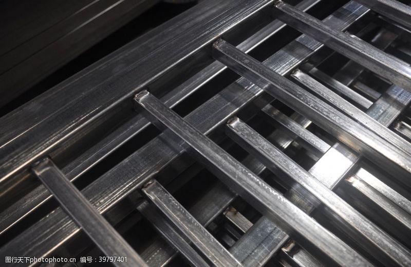 电梯间不锈钢钢管铁网刷网图片