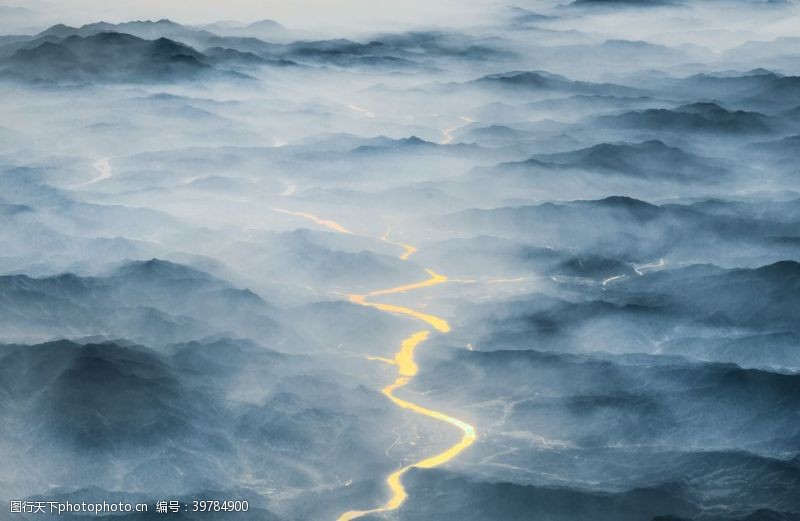 崇山峻岭江河湖泊图片