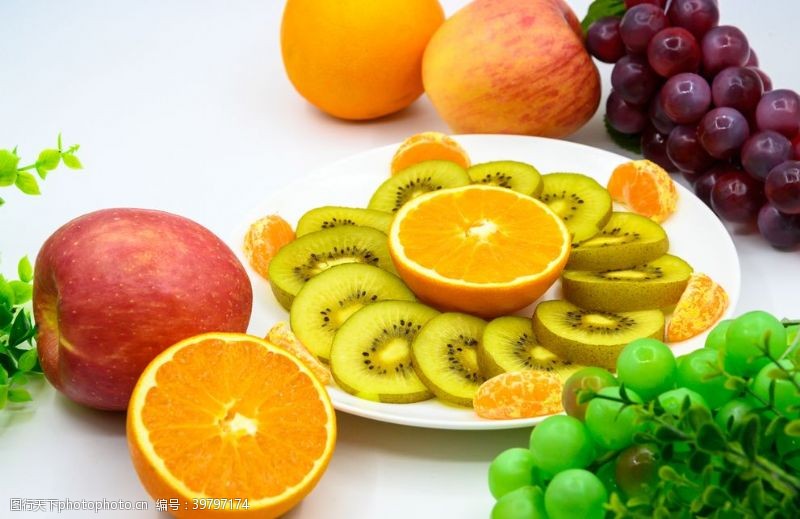 健康餐具水果与水果拼盘图片