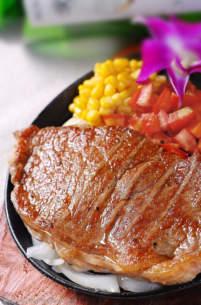 新鲜牛肉菜谱主食新西兰西冷牛排图片