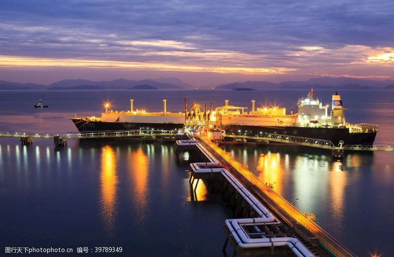 东鹏大鹏船夜景图片