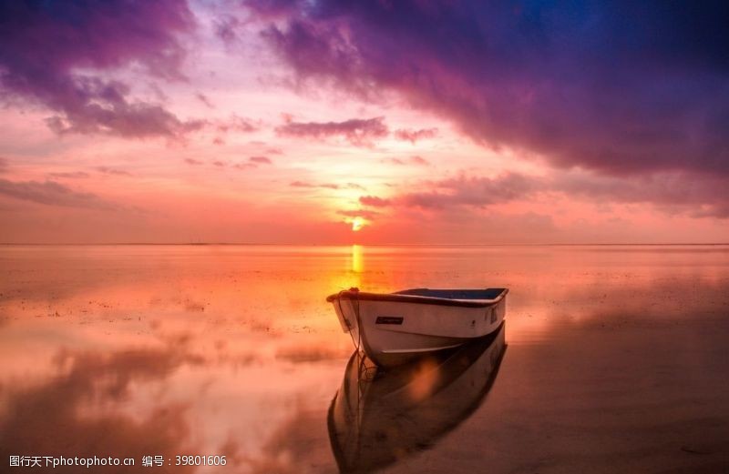 小舟海边夕阳图片