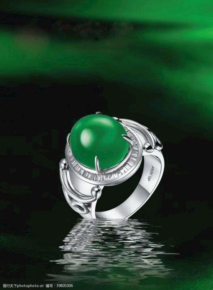 绿宝石戒指翡翠绿玉器手镯图片