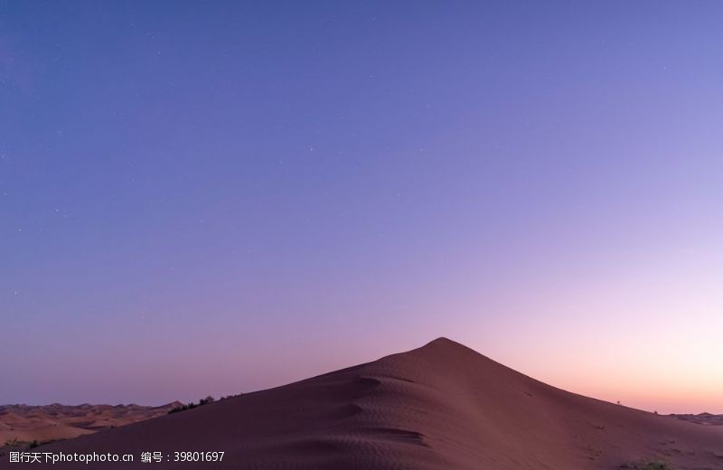 夕阳落日唯美沙漠阳光图片