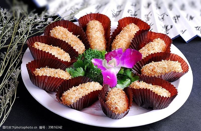 蒸饺小吃椰香蚕糕图片