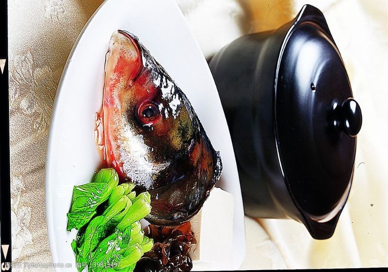 生鲜鱼头豆腐汤图片