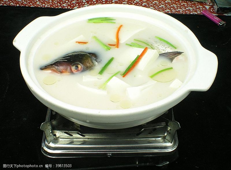 银色名片鱼头炖豆腐汤图片