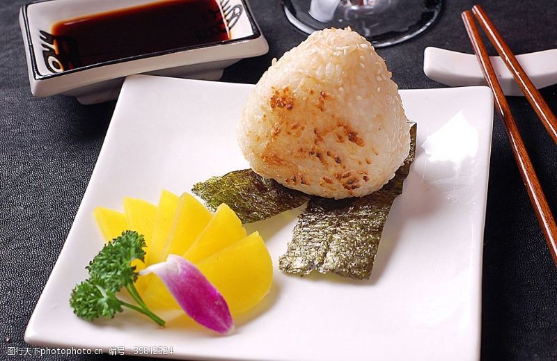 日系食物煮物日式饭团图片