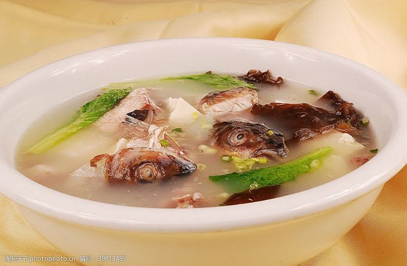 银色名片鱼头豆腐汤图片