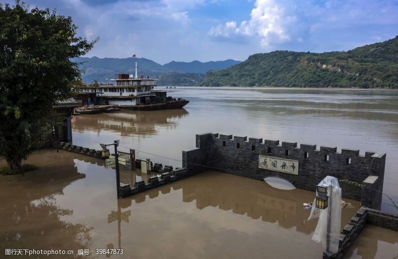 长江河街洪水图片