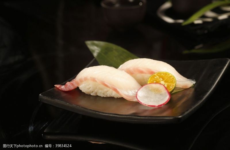 日本韩国料理红章鱼日料手握寿司美食图片