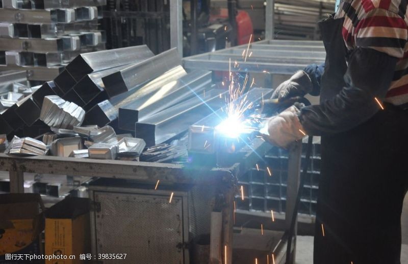 安全网生产烧焊车间切割钢铁加工图片