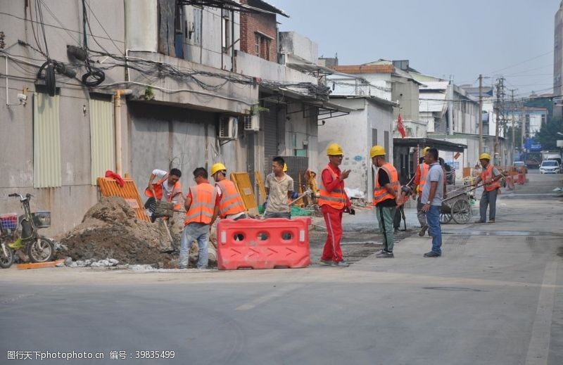 建材市场市政排水改造工地护栏工地现场图片