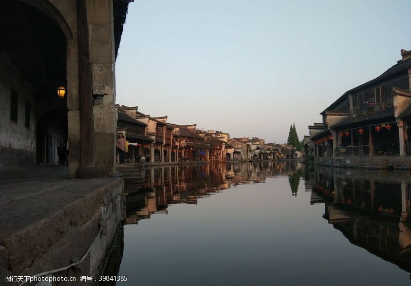 江南水乡水乡夜景图片